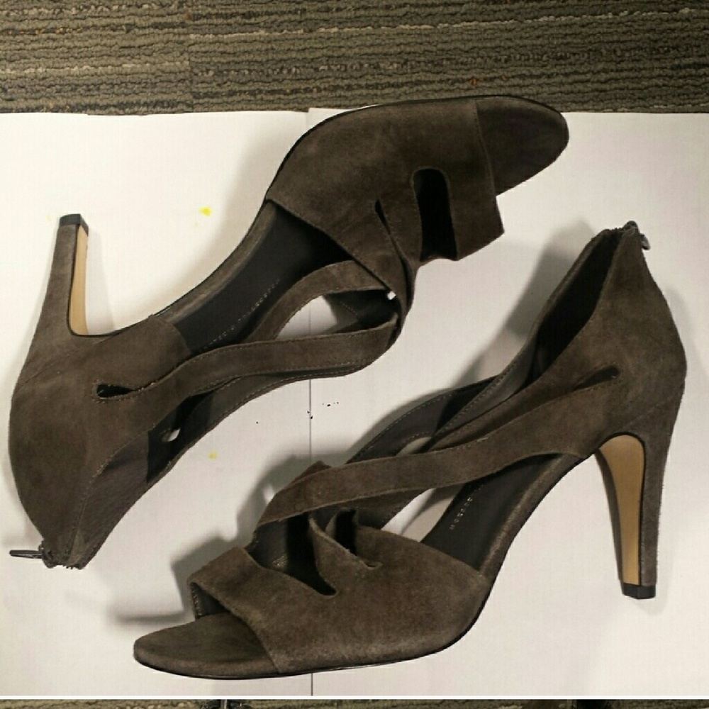 NWT grey suede strappy sandals 3 inch heel